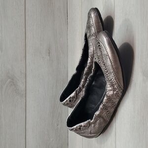Burberry Womens Comfort Ballet Flats shoes sz 35.5 US 5.5